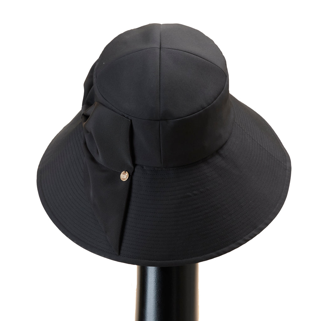 Magnolia Black