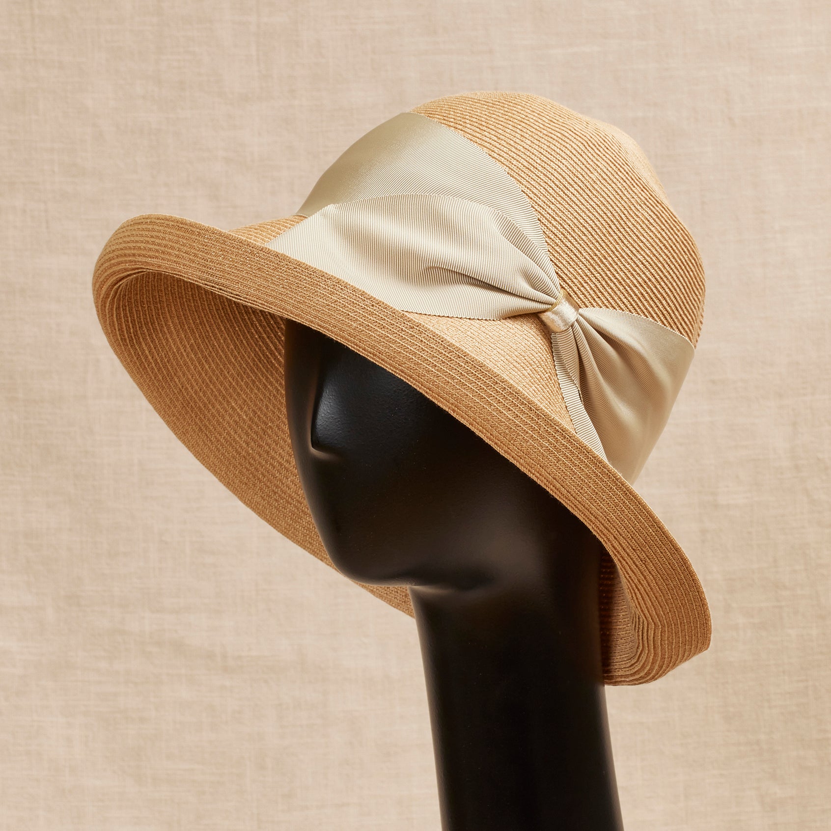 超人気新品 【未使用】アシーナ ニューヨーク リサコ タグ付き 帽子 